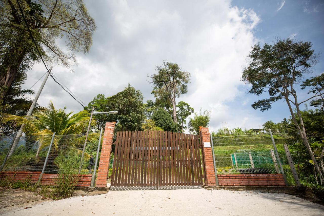 Red House The Garden Stay In Bukit Tinggi By Play بينتونغ المظهر الخارجي الصورة