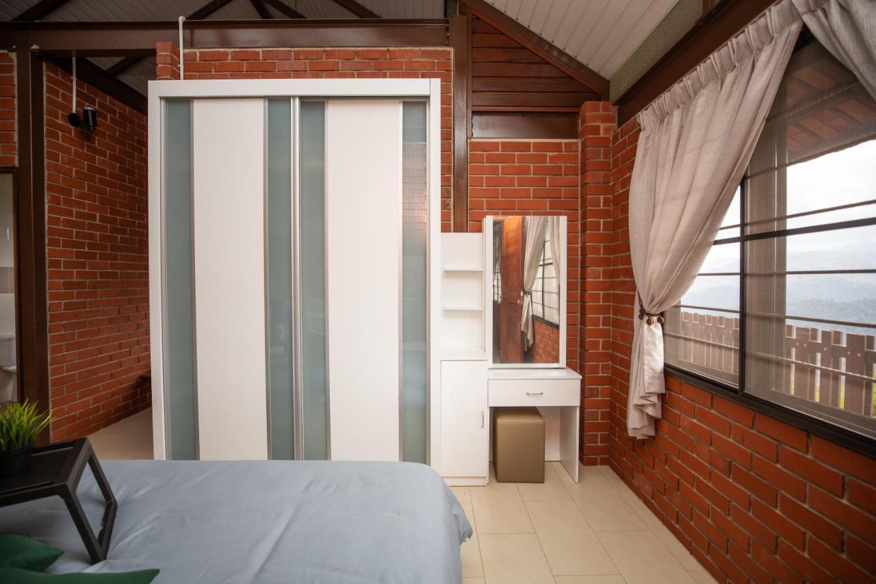 Red House The Garden Stay In Bukit Tinggi By Play بينتونغ المظهر الخارجي الصورة