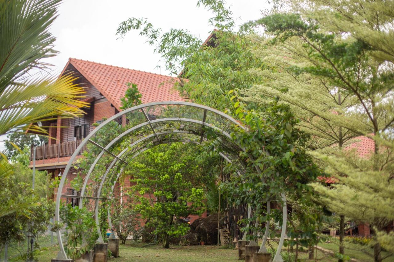 Red House The Garden Stay In Bukit Tinggi By Play بينتونغ المظهر الخارجي الصورة
